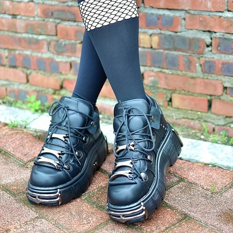 Women Platform Sneakers With Metal Decoration Thick Sole Casual Punk