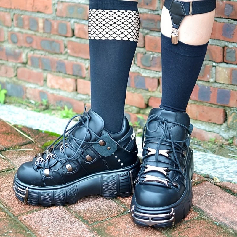 Women Platform Sneakers With Metal Decoration Thick Sole Casual Punk
