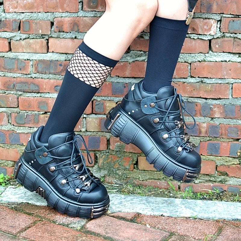 Women Platform Sneakers With Metal Decoration Thick Sole Casual Punk